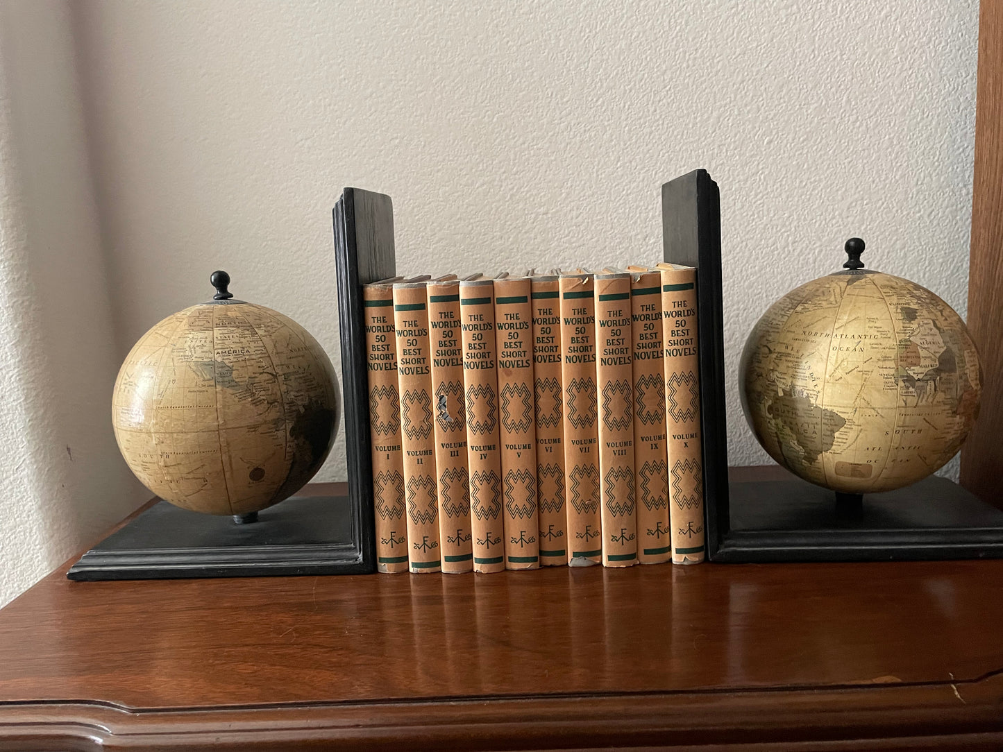 The World's 50 Best Short Novels (Antique 10-volume set)