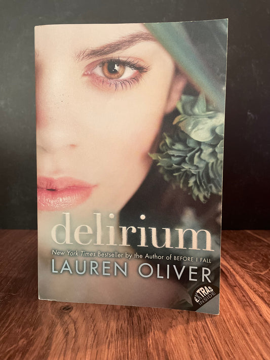 "Delirium" by Lauren Oliver (Paperback)