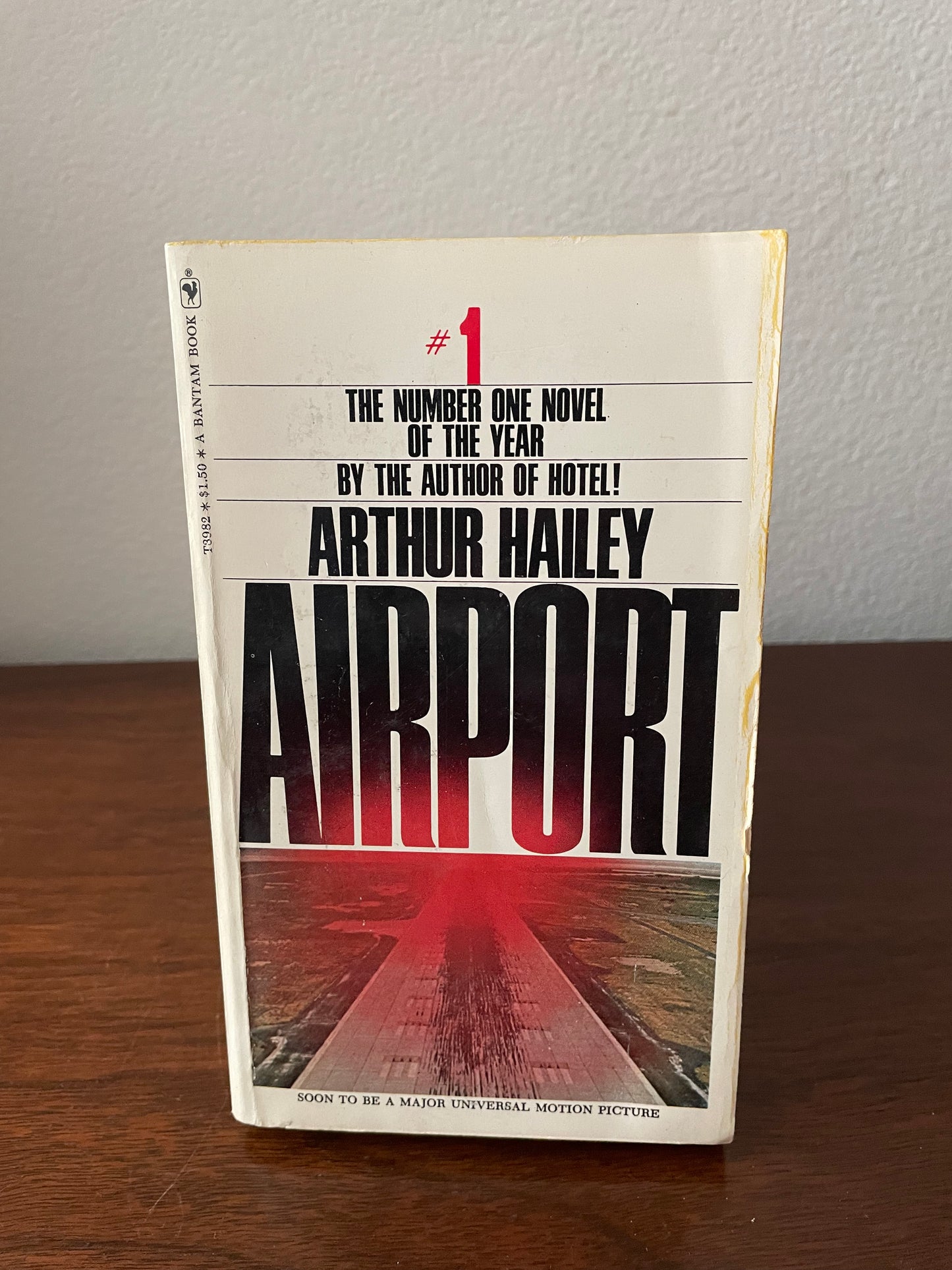 "Airport" by Arthur Hailey (Vintage Paperback)