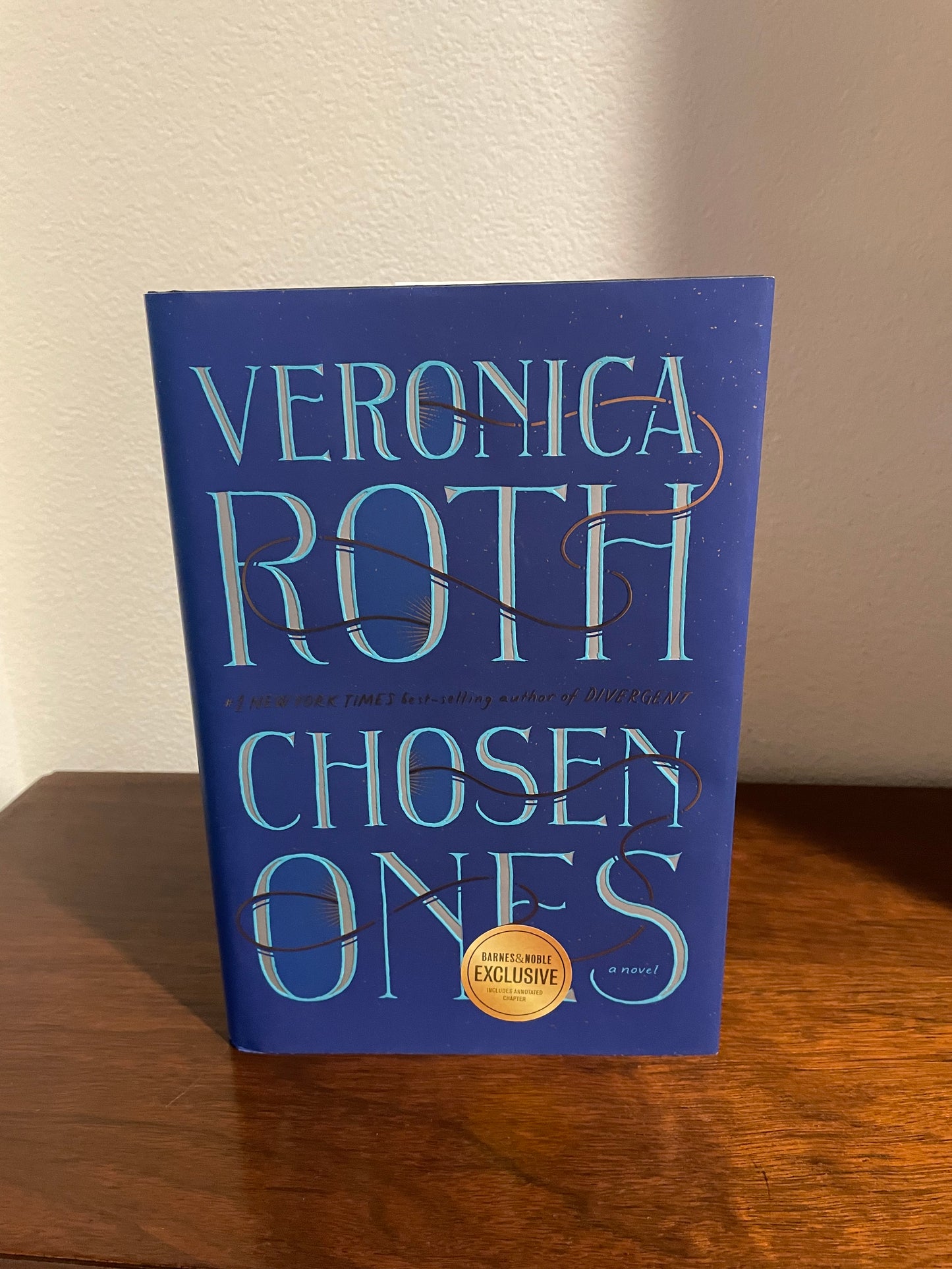 "Chosen Ones" by Veronica Roth (Preowned Hardcover)