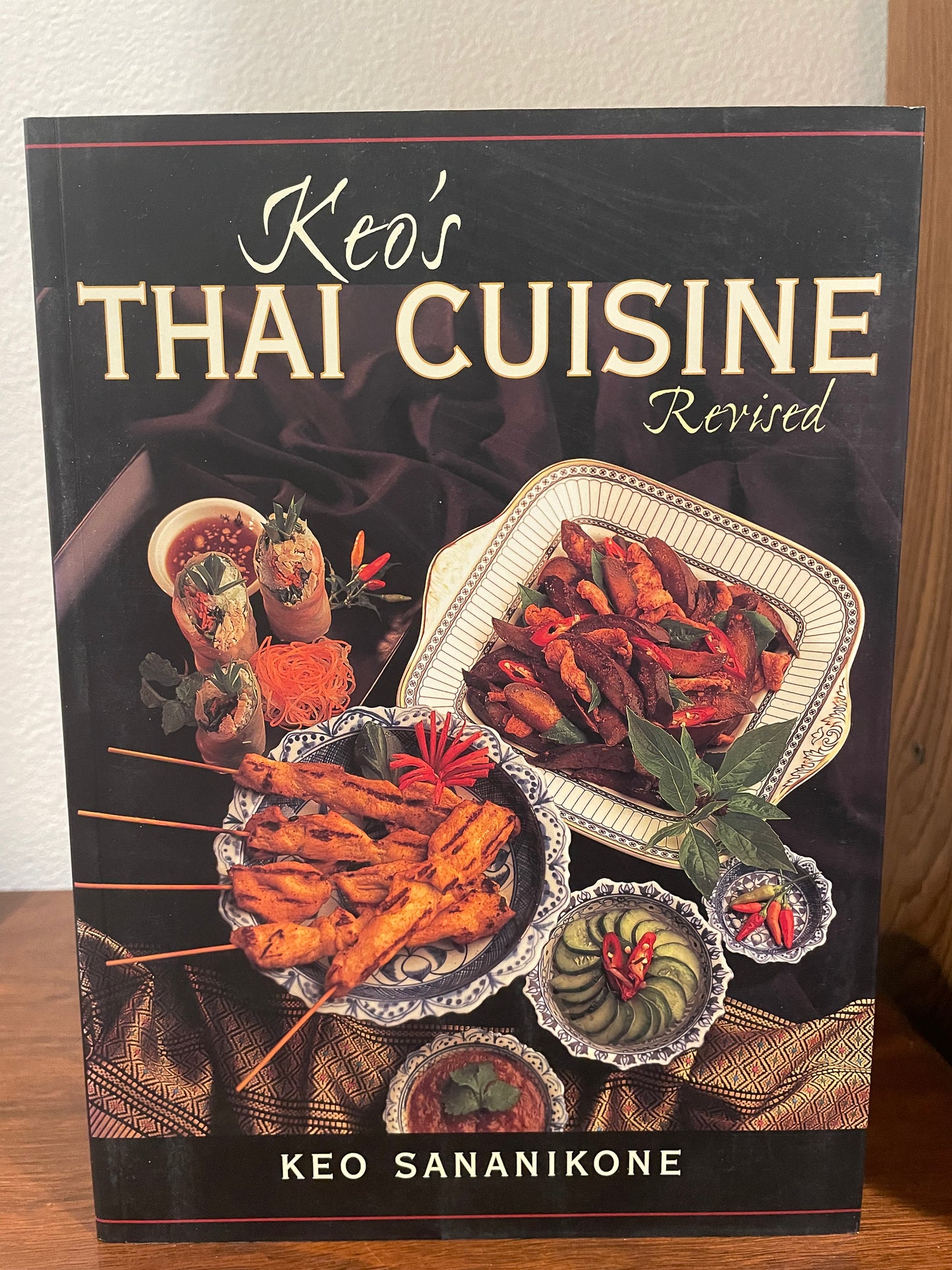 "Keo's Thai Cuisine" by Keo Sananikone (Preowned Paperback)