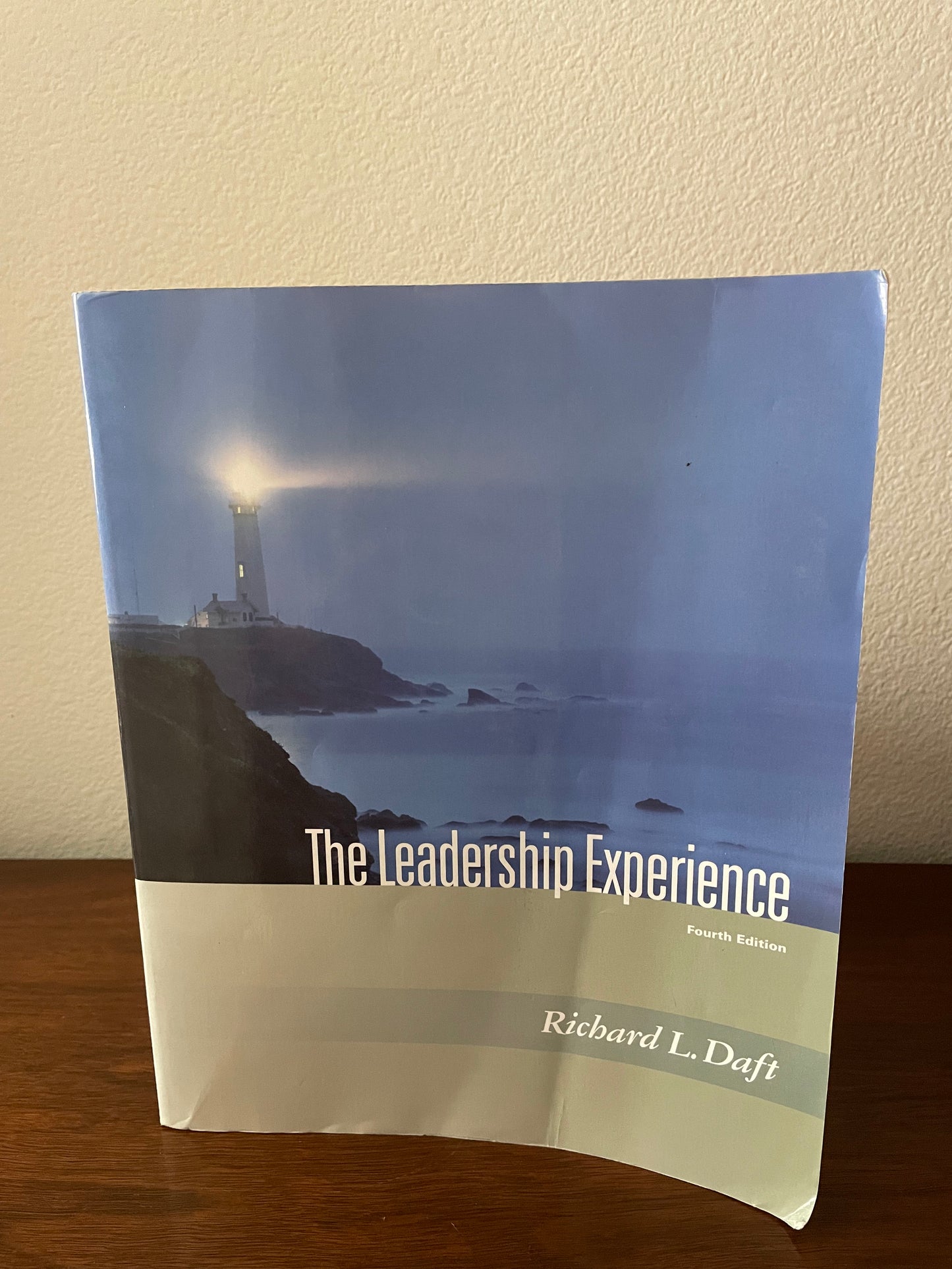 "The Leadership Experience" by Richard L. Daft (Preowned Paperback, 4th Edition)